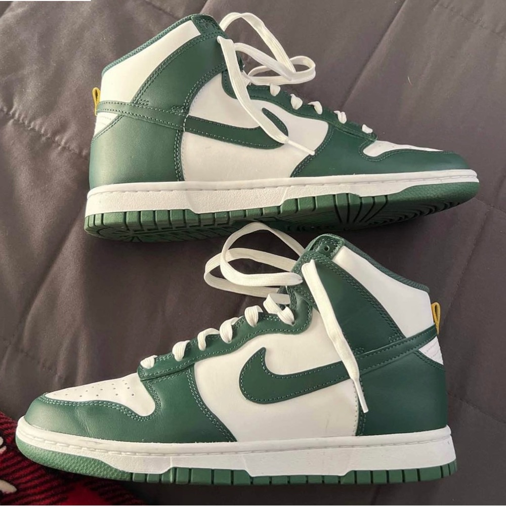 Nike dunk high size 8.5 M
